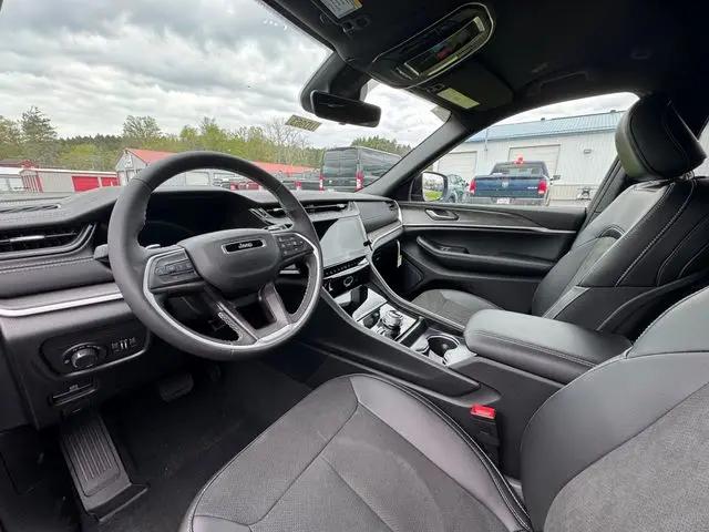 2026 Jeep Grand Cherokee L Altitude 4x4