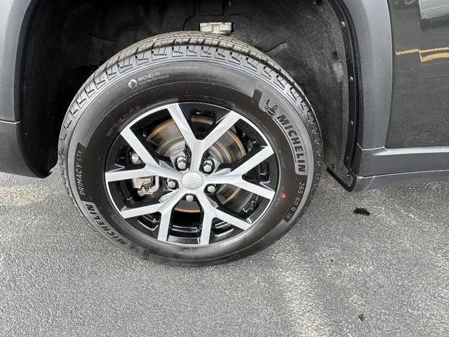 2026 Jeep Grand Cherokee L Altitude 4x4
