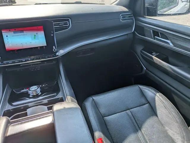 2023 Jeep Wagoneer Series II 4x2