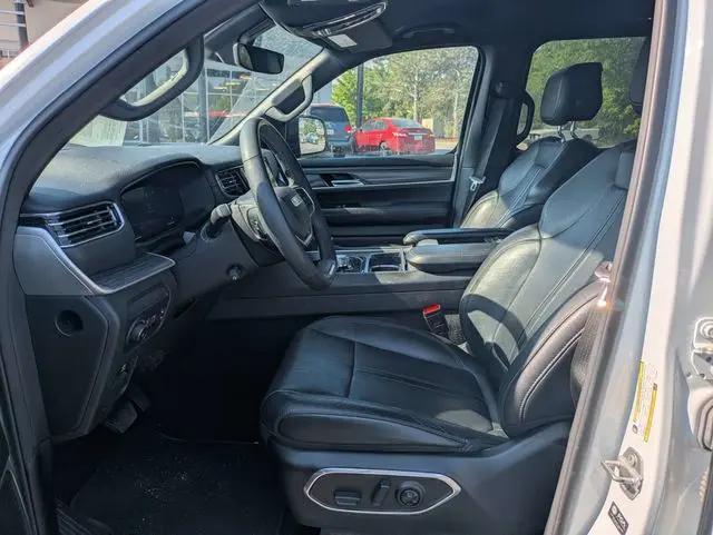 2023 Jeep Wagoneer Series II 4x2