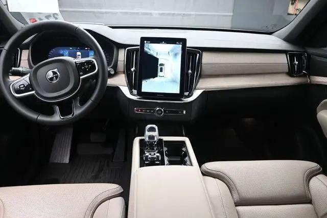 2026 Volvo XC90 Ultra Dark Theme, B6 AWD Gas (mild hybrid), Gasoline, 7 Seats