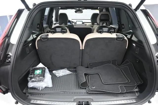 2026 Volvo XC90 Ultra Dark Theme, B6 AWD Gas (mild hybrid), Gasoline, 7 Seats