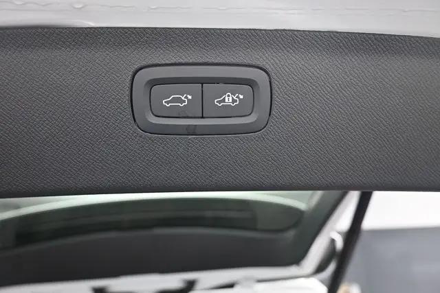2026 Volvo XC90 Ultra Dark Theme, B6 AWD Gas (mild hybrid), Gasoline, 7 Seats