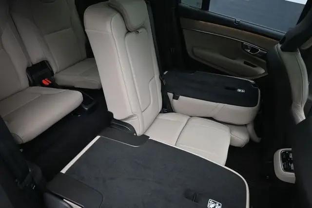 2026 Volvo XC90 Ultra Dark Theme, B6 AWD Gas (mild hybrid), Gasoline, 7 Seats