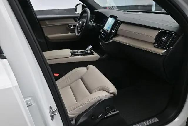 2026 Volvo XC90 Ultra Dark Theme, B6 AWD Gas (mild hybrid), Gasoline, 7 Seats