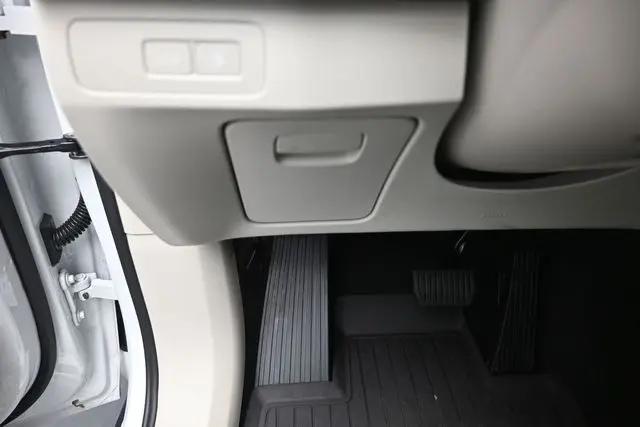 2026 Volvo XC90 Plug-In Hybrid Ultra, T8 AWD, Electric/Gasoline, Bright, 7 Seats
