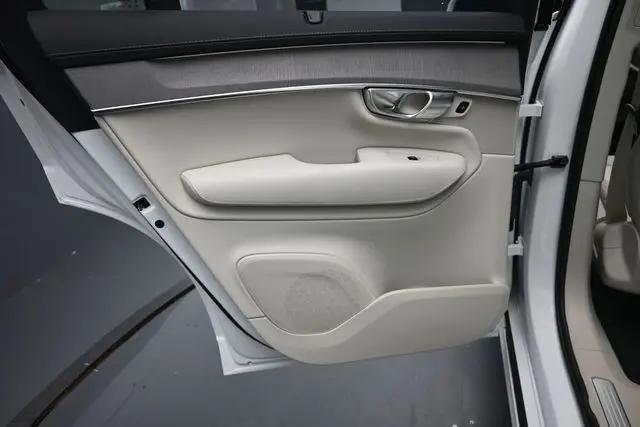 2026 Volvo XC90 Plug-In Hybrid Ultra, T8 AWD, Electric/Gasoline, Bright, 7 Seats