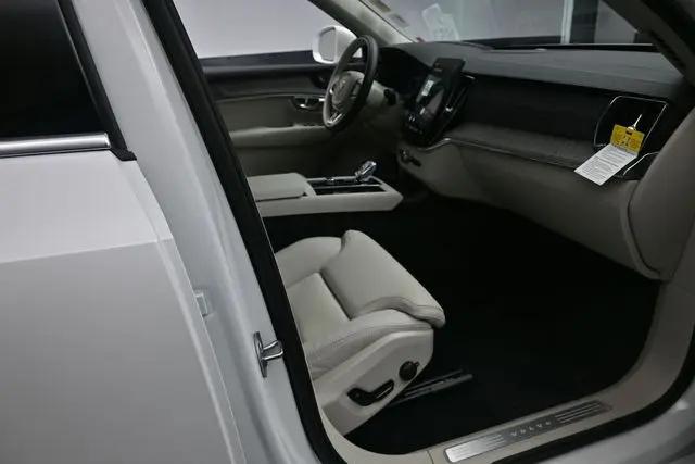 2026 Volvo XC90 Plug-In Hybrid Ultra, T8 AWD, Electric/Gasoline, Bright, 7 Seats
