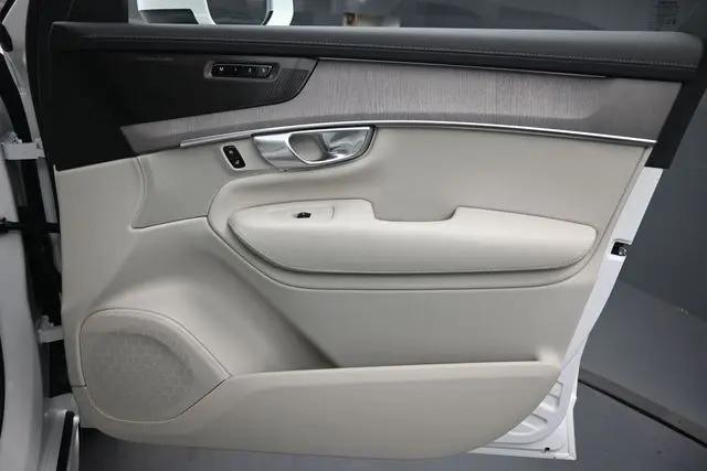 2026 Volvo XC90 Plug-In Hybrid Ultra, T8 AWD, Electric/Gasoline, Bright, 7 Seats