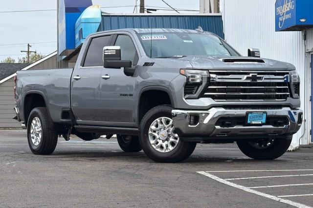 2026 Chevrolet Silverado 3500HD Crew Cab, Long Bed, LTZ Dual Rear Wheel, RWD
