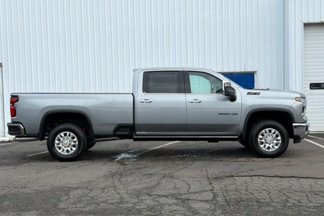 2026 Chevrolet Silverado 3500HD Crew Cab, Long Bed, LTZ Dual Rear Wheel, RWD