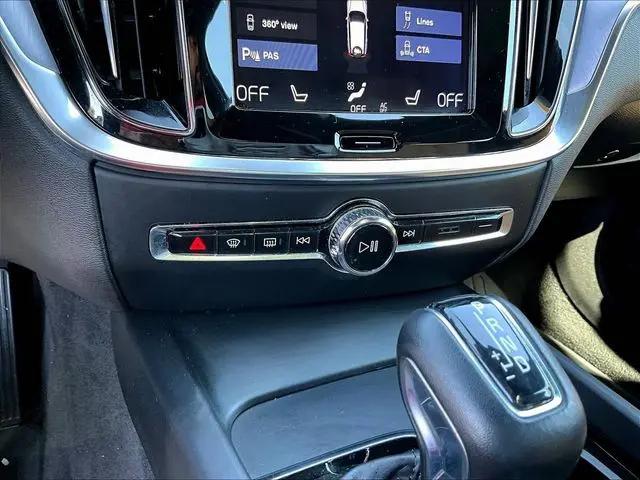 2020 Volvo V60 T5 Momentum