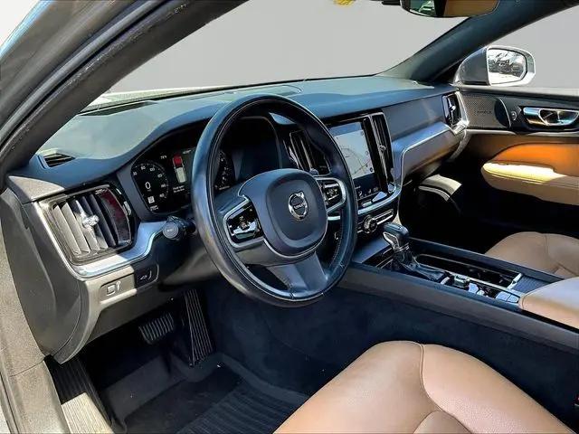 2020 Volvo V60 T5 Momentum