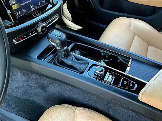 2020 Volvo V60 T5 Momentum
