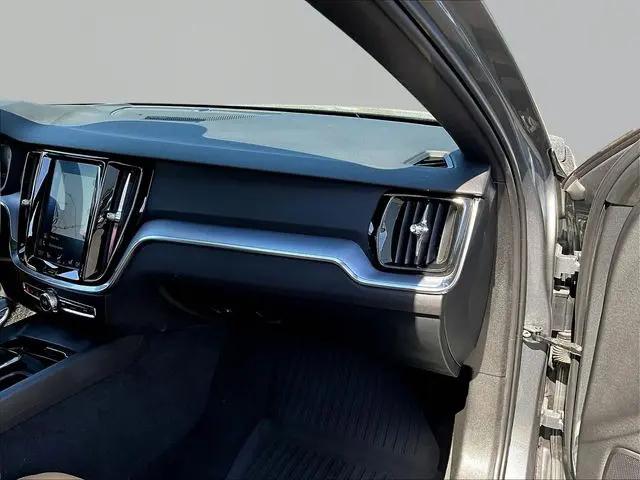 2020 Volvo V60 T5 Momentum