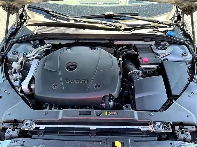 2020 Volvo V60 T5 Momentum