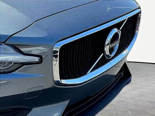 2020 Volvo V60 T5 Momentum