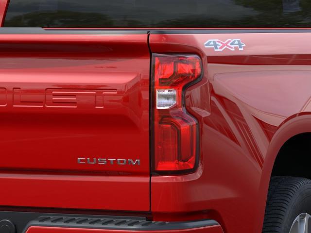 2026 Chevrolet Silverado 1500 4WD Crew Cab Short Bed Custom