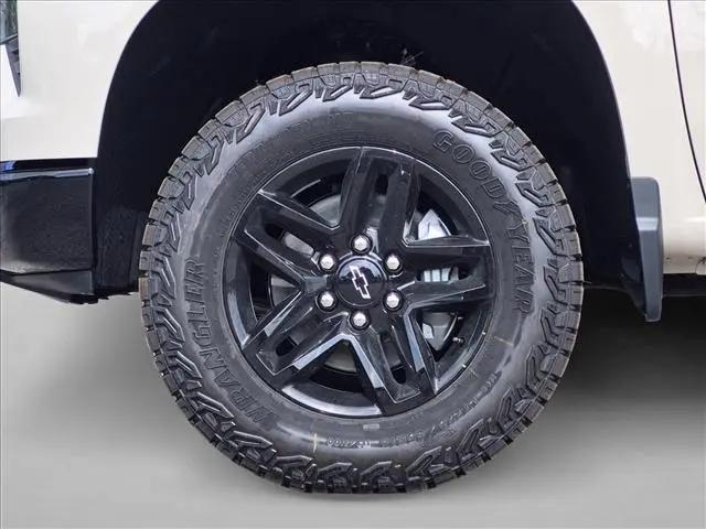 2026 Chevrolet Silverado 1500 4WD Crew Cab Short Bed Custom Trail Boss