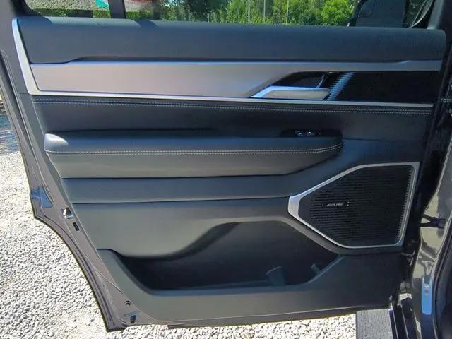 2026 Jeep Grand Wagoneer Upland 4x4
