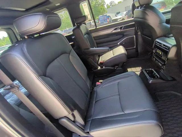 2026 Jeep Grand Wagoneer Upland 4x4