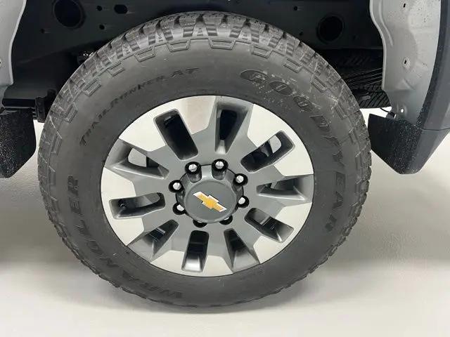 2026 Chevrolet Silverado 2500HD Crew Cab, Long Bed, Custom, 4WD
