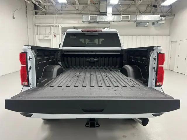 2026 Chevrolet Silverado 2500HD Crew Cab, Standard Bed, High Country, 4WD
