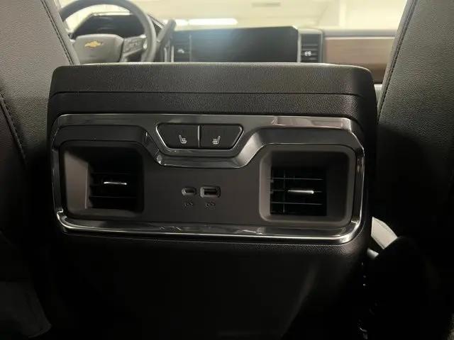 2026 Chevrolet Silverado 2500HD Crew Cab, Standard Bed, High Country, 4WD