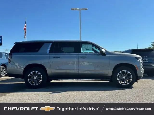 2025 Chevrolet Suburban 4WD LS