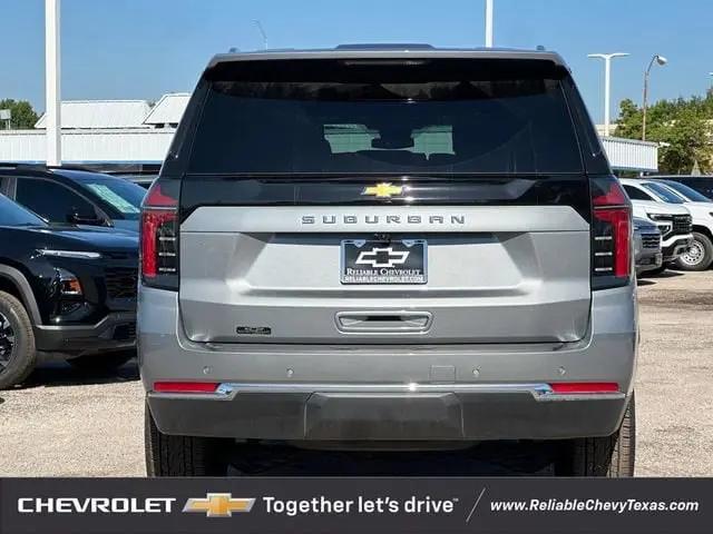 2025 Chevrolet Suburban 4WD LS