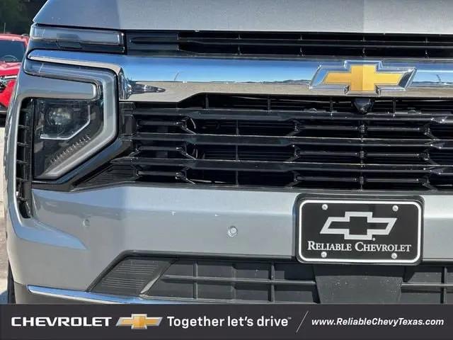 2025 Chevrolet Suburban 4WD LS