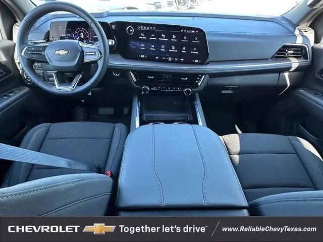 2025 Chevrolet Suburban 4WD LS