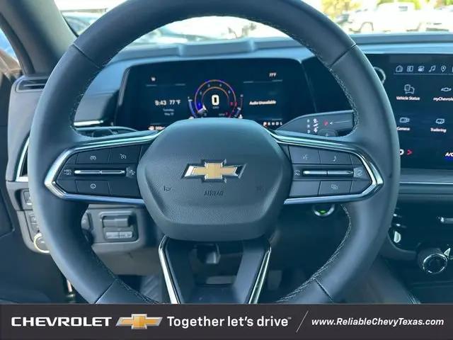 2025 Chevrolet Suburban 4WD LS