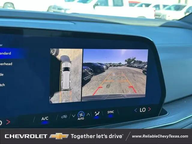 2025 Chevrolet Suburban 4WD LS