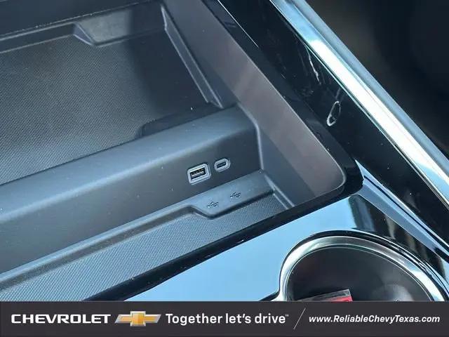 2025 Chevrolet Suburban 4WD LS