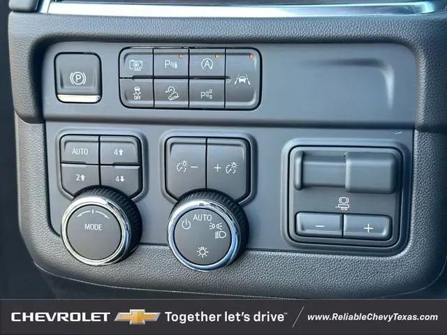 2025 Chevrolet Suburban 4WD LS