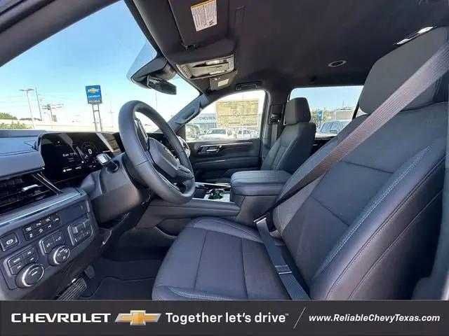 2025 Chevrolet Suburban 4WD LS