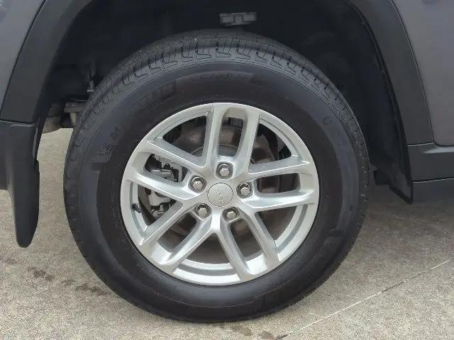 2024 Jeep Grand Cherokee Laredo X 4x4