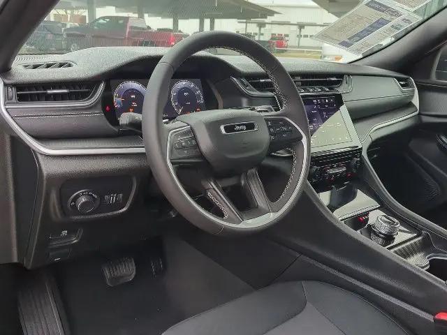 2024 Jeep Grand Cherokee Laredo X 4x4