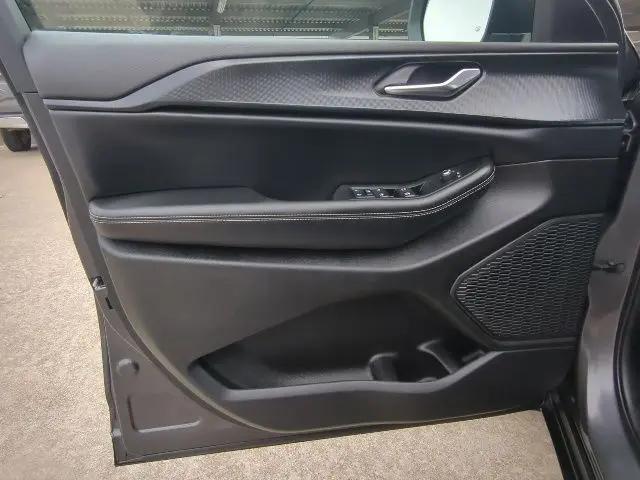 2024 Jeep Grand Cherokee Laredo X 4x4