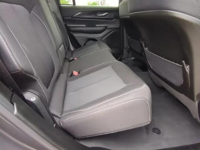 2024 Jeep Grand Cherokee Laredo X 4x4