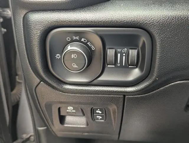 2022 Ram 1500 Laramie Crew Cab 4x4 5'7" Box
