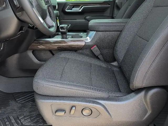 2026 Chevrolet Silverado 1500 4WD Crew Cab Standard Bed LT