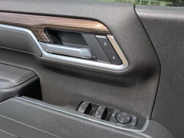 2026 Chevrolet Silverado 1500 4WD Crew Cab Standard Bed LT