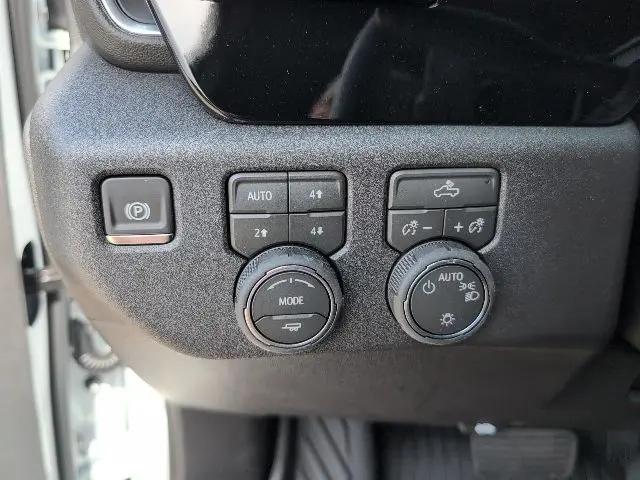2026 Chevrolet Silverado 1500 4WD Crew Cab Standard Bed LT