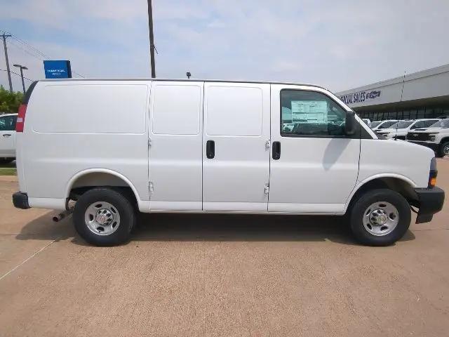 2025 Chevrolet Express Cargo Van RWD 2500 Regular Wheelbase WT