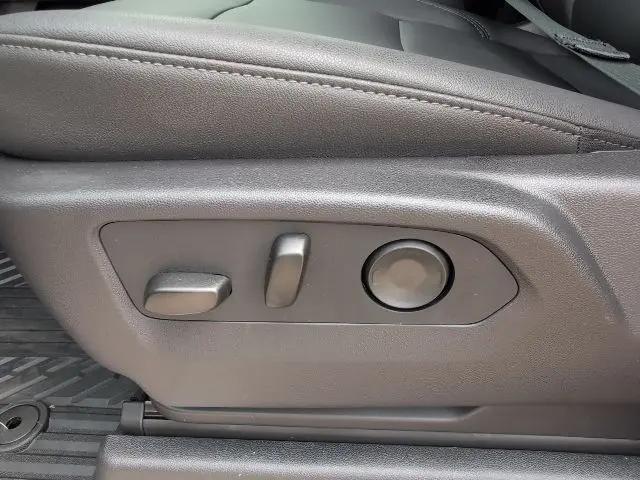 2026 Chevrolet Silverado 1500 4WD Crew Cab Standard Bed LT