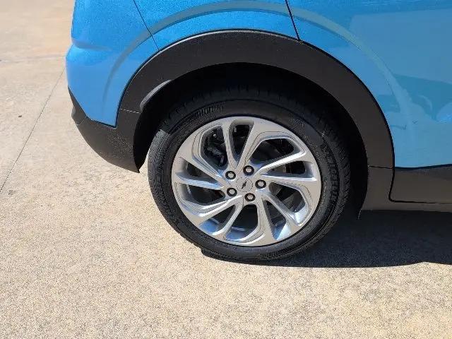 2027 Chevrolet Bolt LT FWD
