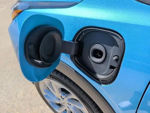 2027 Chevrolet Bolt LT FWD