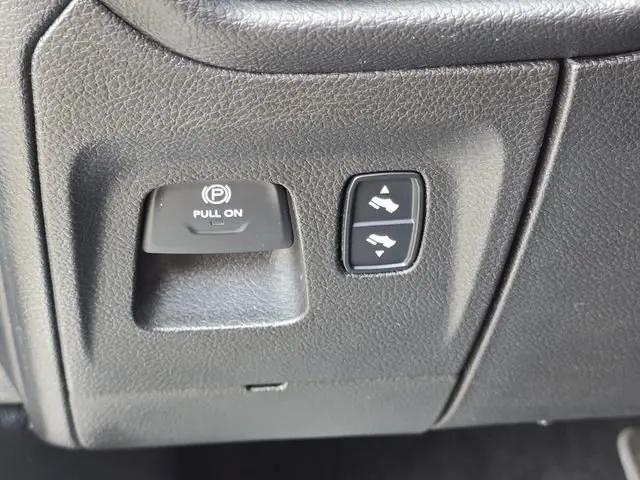 2019 Ram 1500 Big Horn/Lone Star Crew Cab 4x4 5'7" Box
